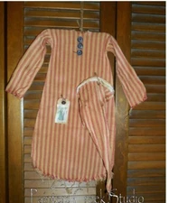 Primitive Dress wall decor, SANTA'S NIGHTSHIRT & NIGHTCAP,Christmas,Grungy,Santa