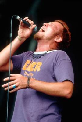 Scott Weiland And Stone Temple Pilots Performing On Stage 1990s Old Music Photo