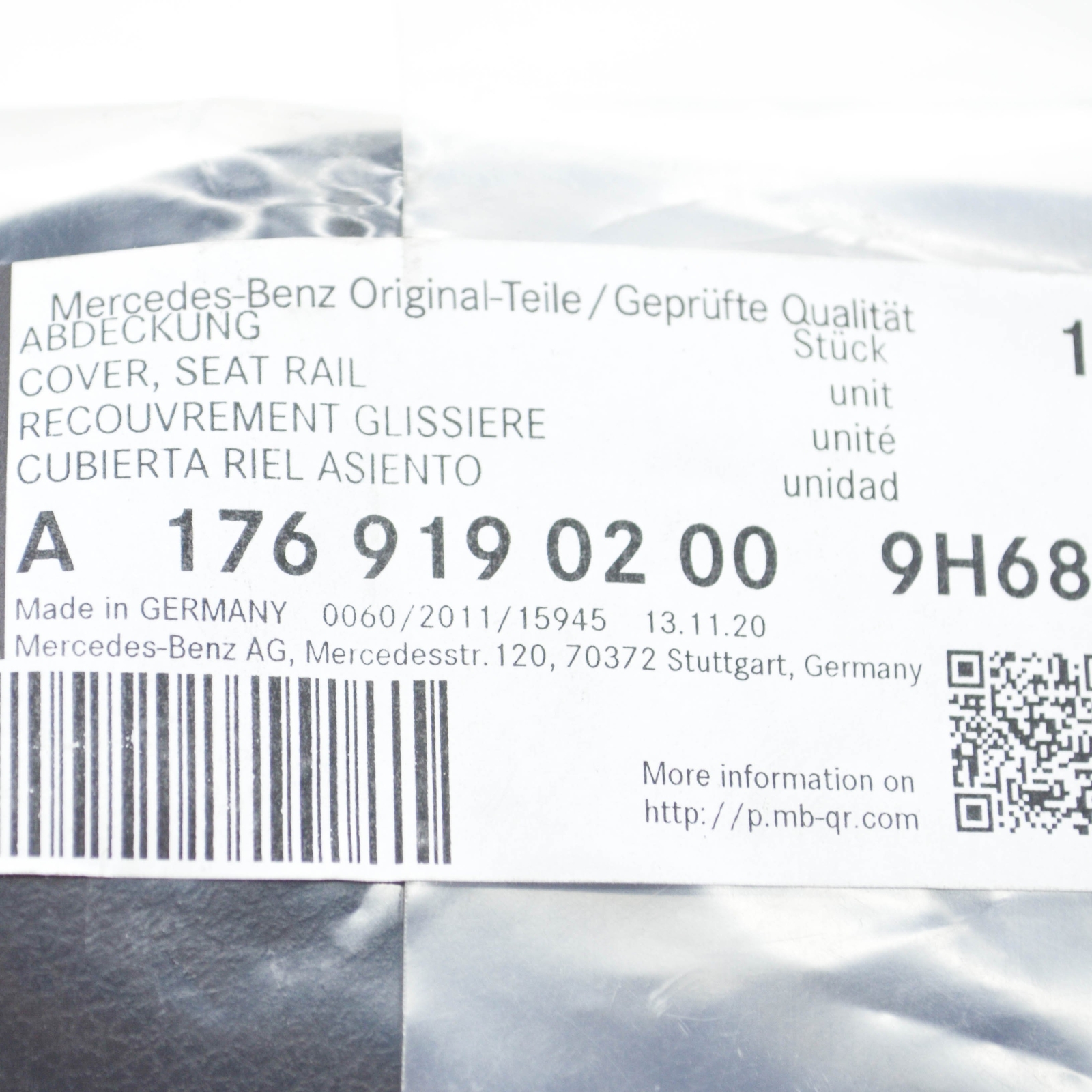 NEW MB GLA X156 FRONT RIGHT SEAT OUTER RAIL COVER A17691902009H68 ORIGINAL