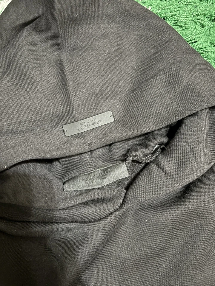 Fear Of God Essential Fleece Hoodie- FW24 BLACK WHITE- 100% AUTENTIC - Image 4 of 4