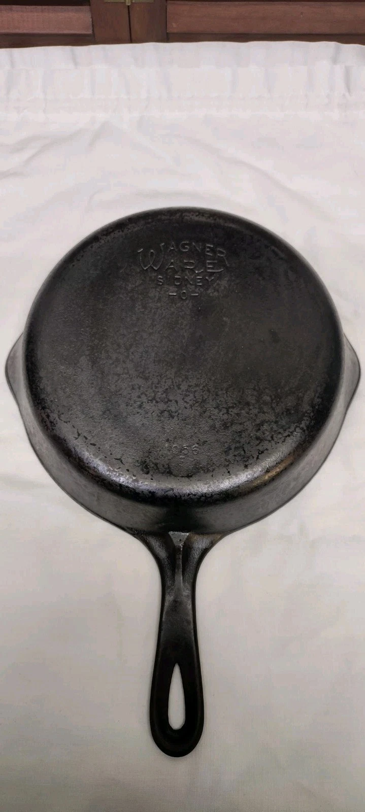 Vintage Wagner Ware Sidney-O No.6 Cast Iron Skillet 1056 F