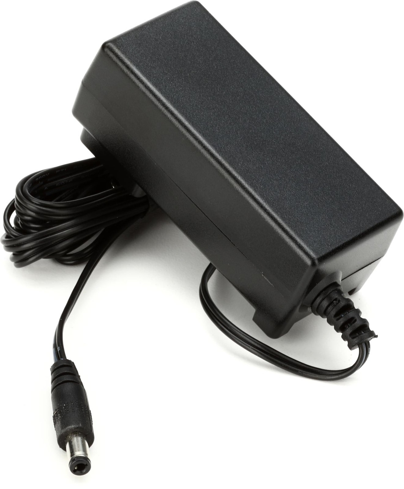 Комплект адаптеров питания Zoom AD-19D 12 В постоянного тока 3 штуки 13090₽