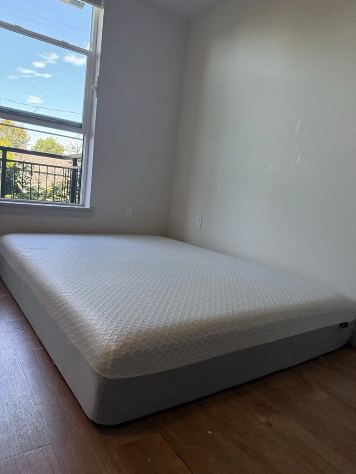 ZINUS Nuevo Colchón Queen 12” Blanco 80”L x60”W. Nunca usado. Foto 4 de 4