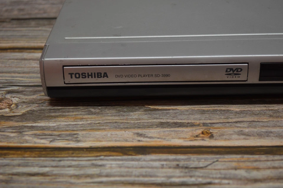 Toshiba SD-3990SU DVD Player Digital Cinema Progressive Dolby Digital DIVX DTS - Image 4 of 4