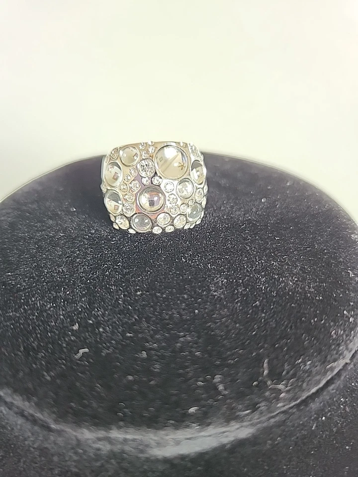 Anillo Lia Sophia de segunda mano tono plata cristal transparente talla 7 Foto 2 de 4