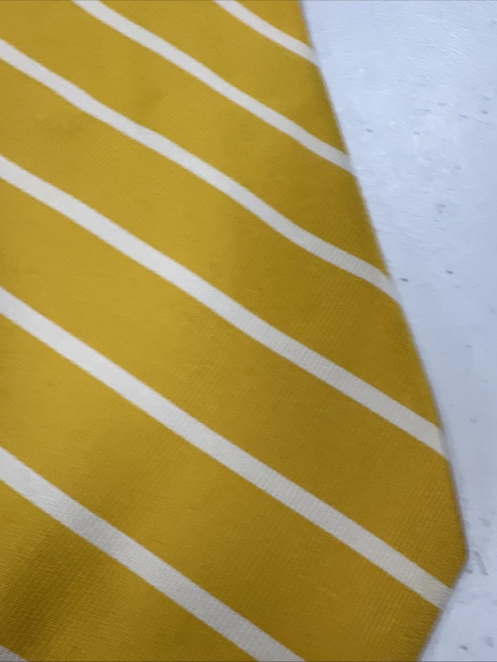 Corbata de cuello de seda a rayas amarillas J Crew para hombre $98 Foto 4 de 4