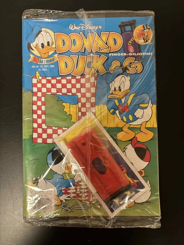 Donald Duck & Co Comic Lot (3) 1998 Norway – Sealed Issues w/ Toys Disney - Image 4 of 4