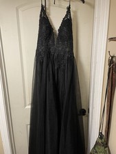 Beautiful Dress Worn Once. Size 17.