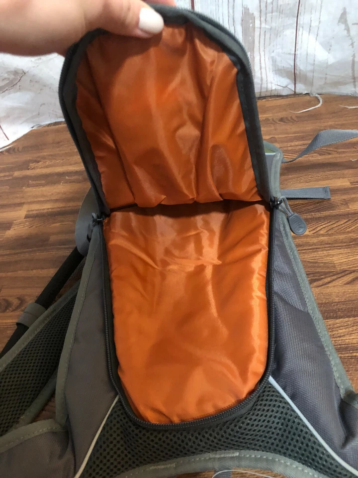 Mochila de snorkel High Sierra gris hidratación para hombre  Foto 4 de 4