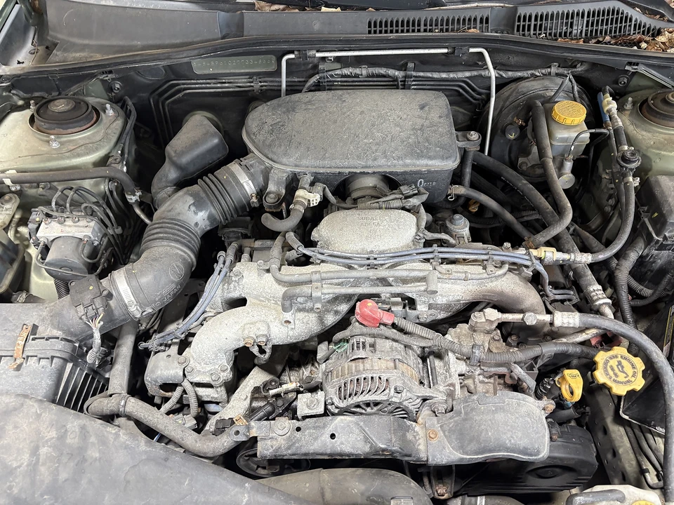 Conjunto de filtro de aire usado se adapta a: Subaru Legacy 2007 2,5 L sin turbo emisión de Canadá Foto 2 de 4