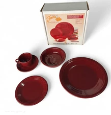 Vintage Homer Laughlin Fiesta 5 Piece Place Setting Cinnabar F102 w/ Box Retired