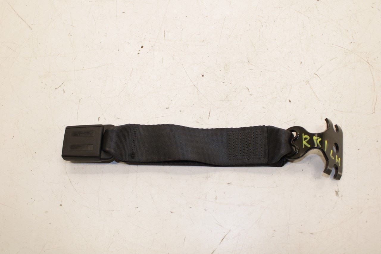 14-21 Maserati Ghibli S Q4 Rear Right and Left Side Center Seat Belt Buckle Set