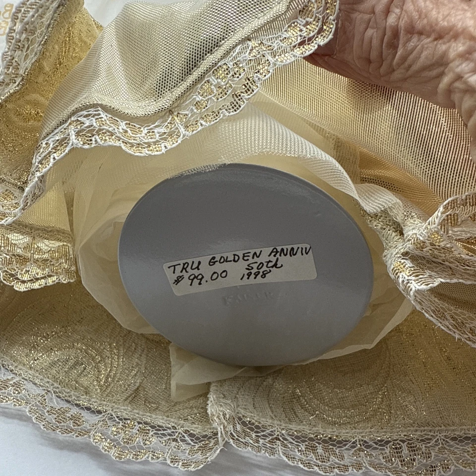 Barbie Toys R Us 1998 50 aniversario dorado # 20038 Foto 4 de 4