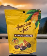 Hawaiian Host Choco Mango - Rebanadas de mango seco sumergido en chocolate negro - Tropical