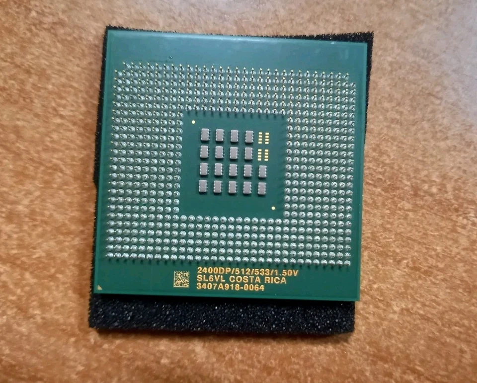 INTEL XEON Processore CPU SL6VL 2,4GHz 533MHz 512KB Socket Sockel 604 M366 - Immagine 2 di 2