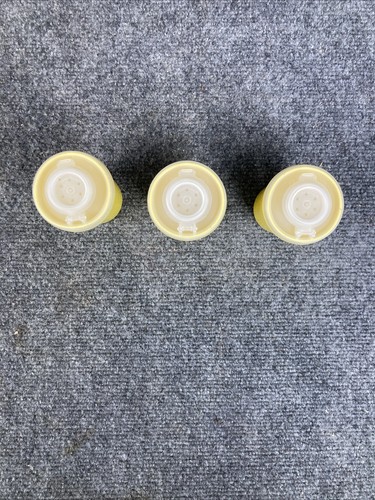 Vtg Tupperware Wall Rack, 3 Spice Shakers Containers w/ Flip Top Lids & Labels - Picture 11 of 14