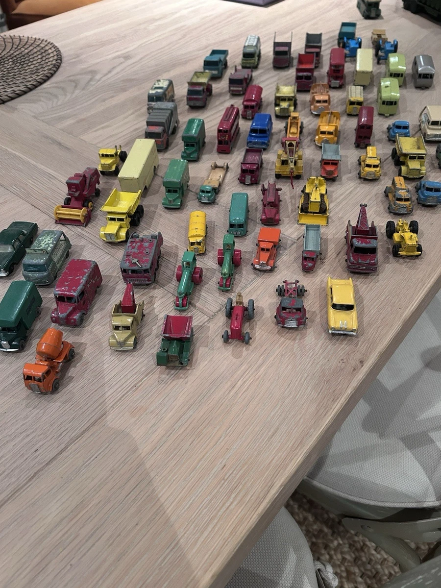 LOT DE 13 voitures miniatures anciennes BY LESNEY MATCHBOX made ENGLAND EUR 15,00 - FR