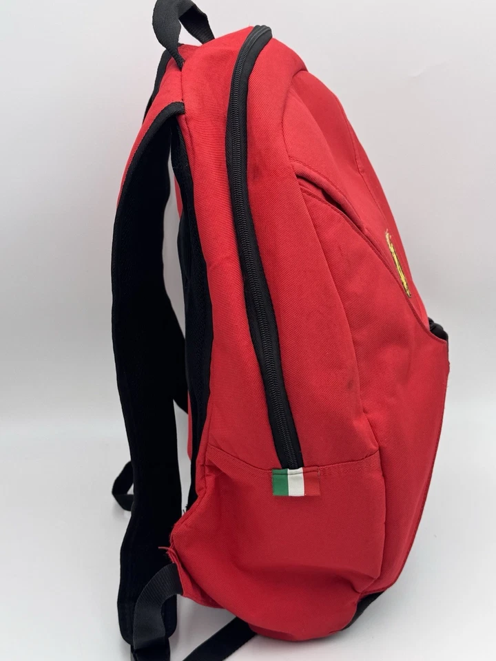 Mochila Puma Ferrari Roja Acolchada Amarillo Negro Logo Foto 2 de 4
