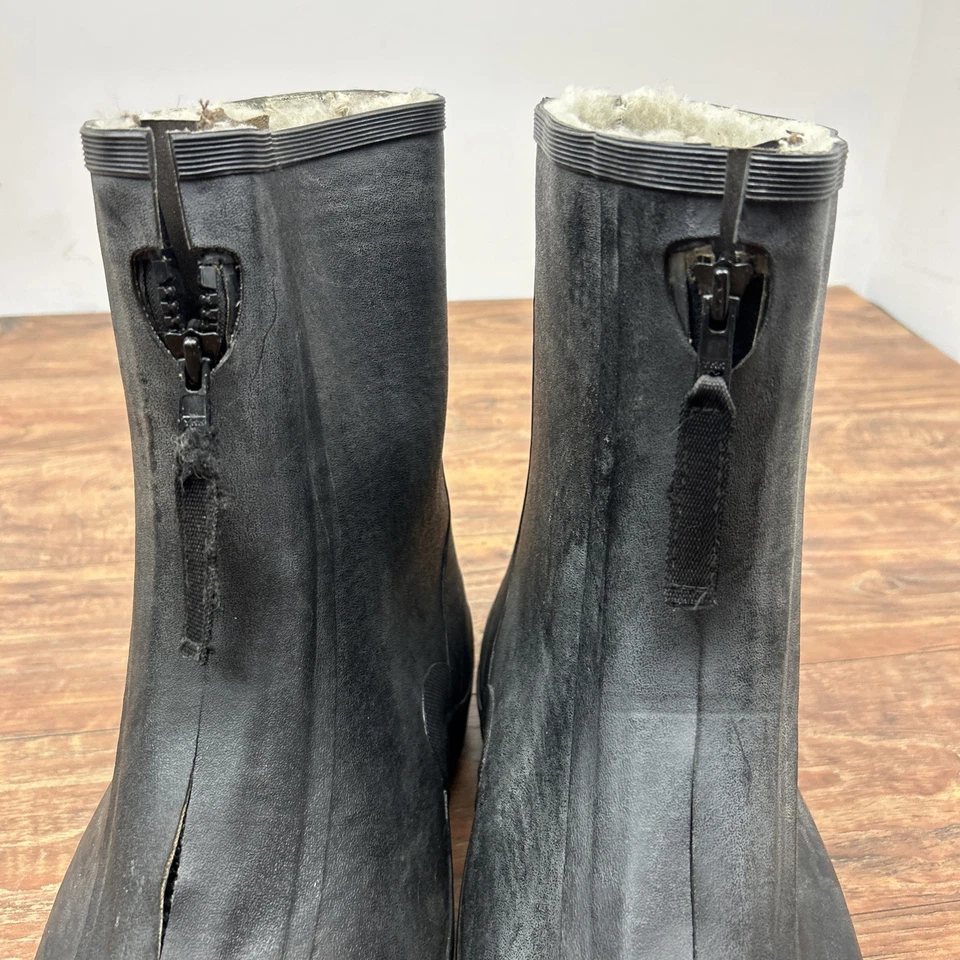 Sobrezapato de goma con tachuelas Thorogood Overboot antideslizante pesca en hielo EE. UU. 11 aislado Foto 3 de 4