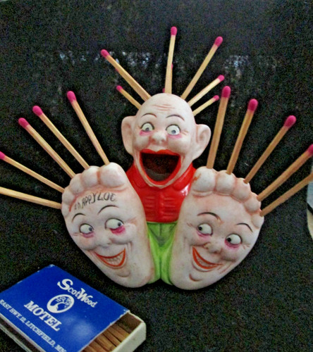 Vintage SCHAFER & VATER "HAPPY FEET" MATCH STICK HOLDER Made in Japan TOBACCIANA