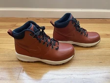 New w/NO Box Nike Manoa Leather SE Rugged Orange Size 9.5 Mens DC8892-800