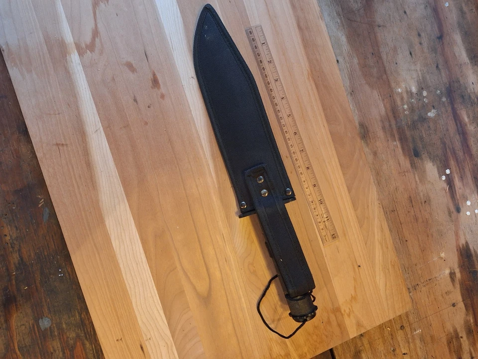 Cuchillo de supervivencia de escarcha con kit de costura de brújula iniciador de fuego Foto 3 de 3