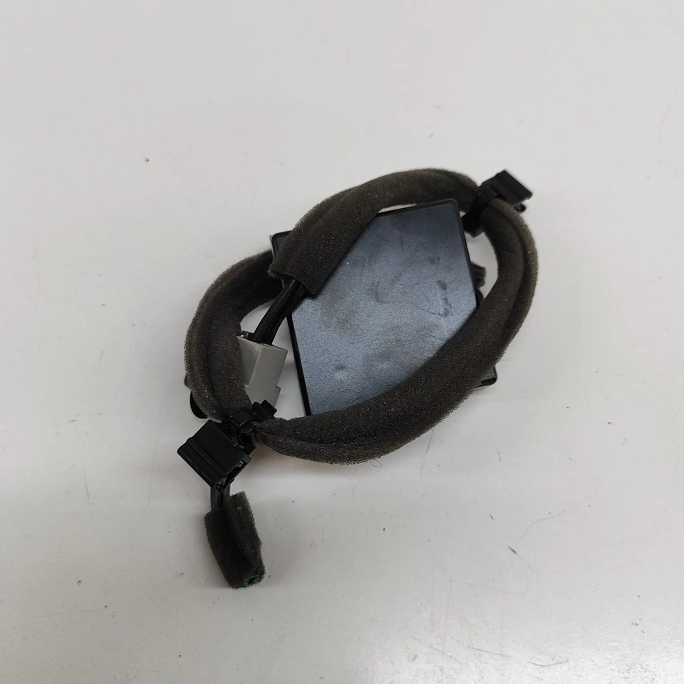 NISSAN QASHQAI MK3 J12 GPS Antenna 28212-6UA0A 1.3 Hybrid 116kW 2022 29923645 - Image 4 of 4