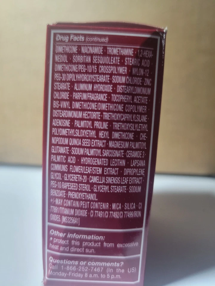 Base hidratante Clarins Everlasting Cushion FPS 50 103 MARFIL Foto 3 de 4