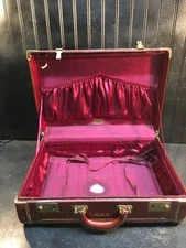 Brown  Leather Cowhide 18in Luggage Suitcase Compartment  Vintage 1940s