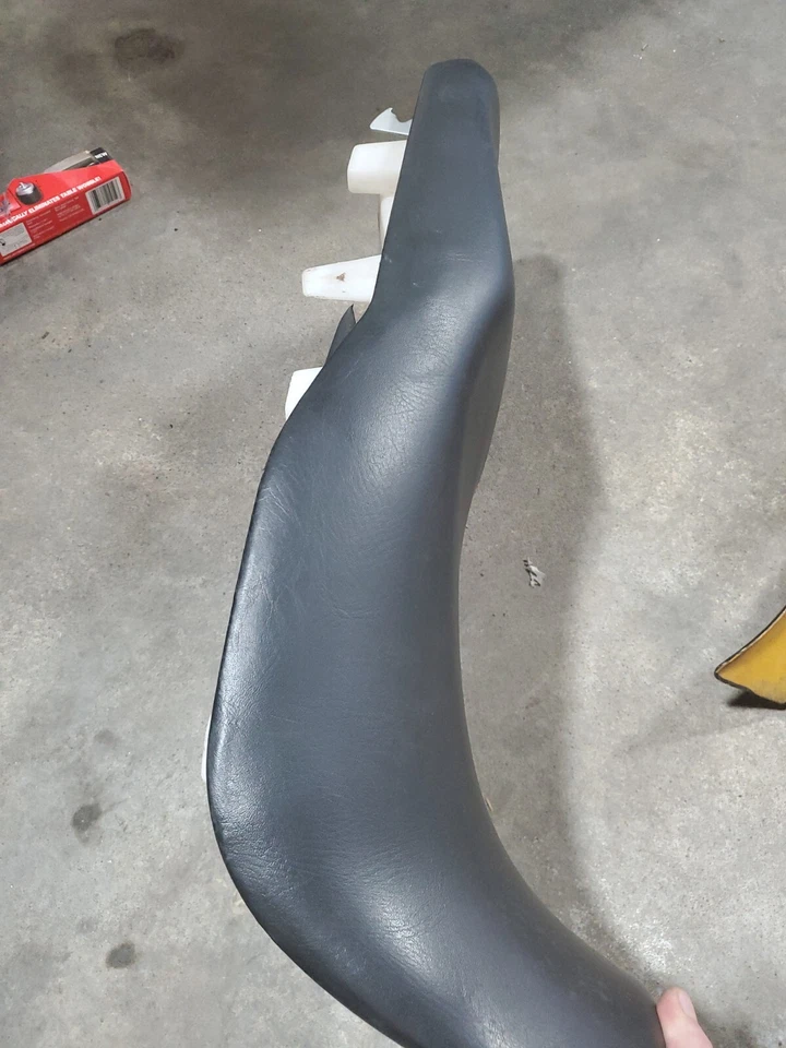 2009 KAWASAKI NINJA 500R Seat Saddle - Image 3 of 4