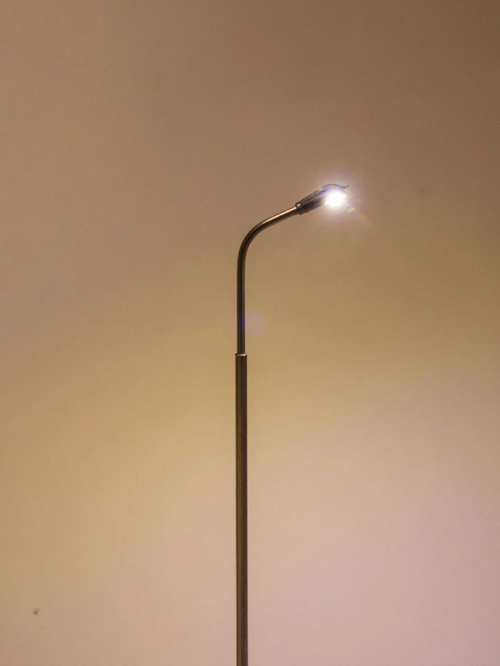 10 LED Straßenlampen H0 für Modellbau warmweiss - Bild 2 von 3