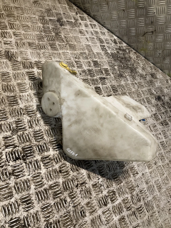 MERCEDES-BENZ Vaneo W414 Fenêtre Bouteille Rondelle Réservoir 1688690220 - Photo 2/4