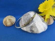 AFRICAN JEWELRY KENYA HAND-CRAFTED WHITE METAL AND BRASS WIRE THIN BRACELET A