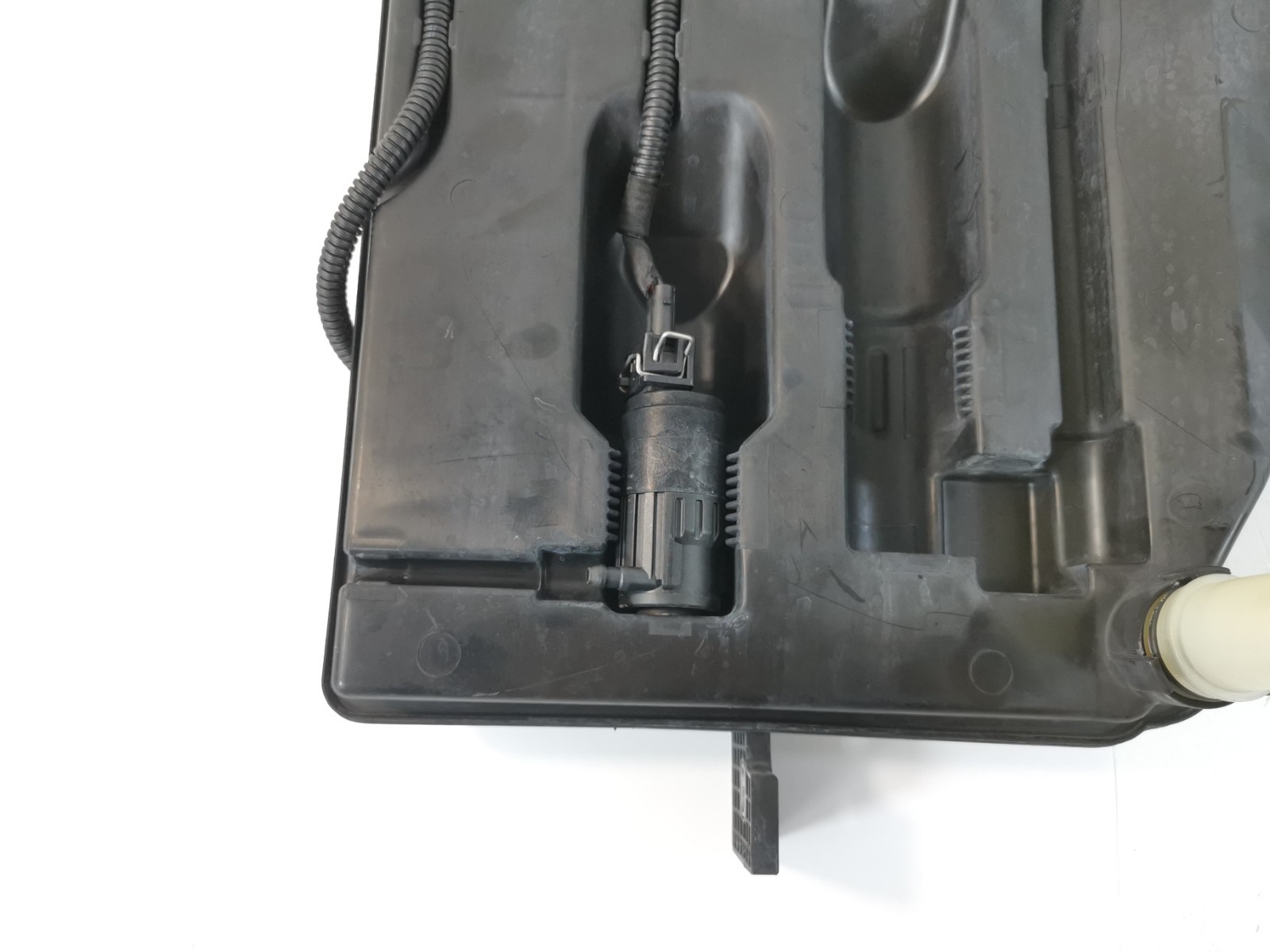 Maserati Ghibli 2017 Washer reservoir
