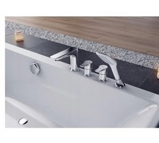 Badewanne/Wasserhahn/Duschkopf