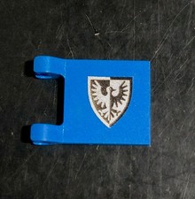 Vintage LEGO 2335 Flag 2 x 2 Square w Black Falcon Shield Unbroken Castle Part