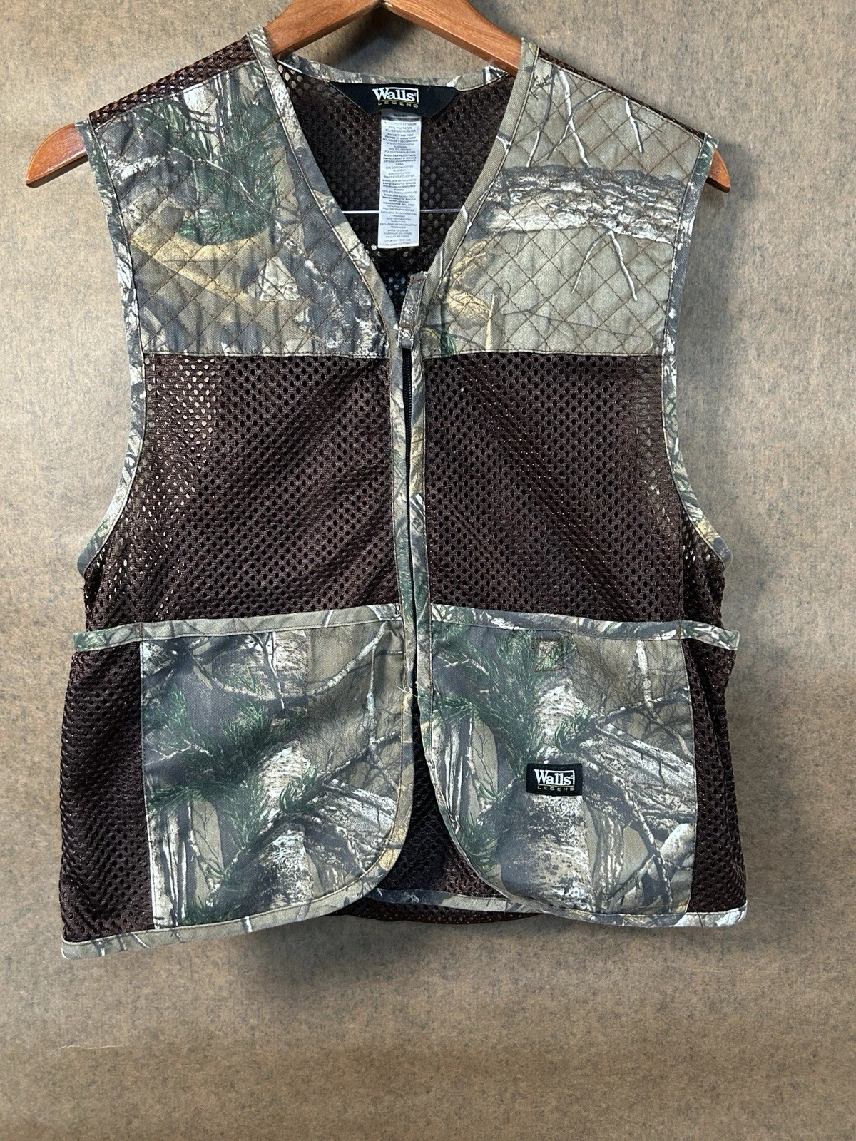 Walls Real Tree Hunting/Fishing AP Vest, Youth Size S/M