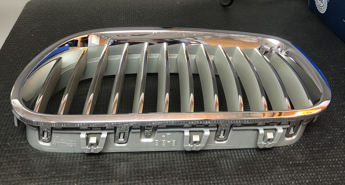 BMW 5 Series Left Driver Side Chrome Kidney Grille 51137200727 OEM  