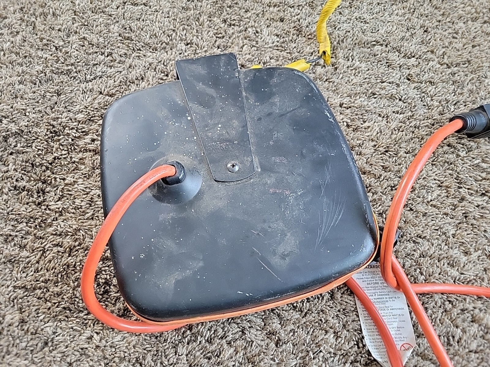 Leviton Electricord Retractomatic extension cord reel 30ft R5614030