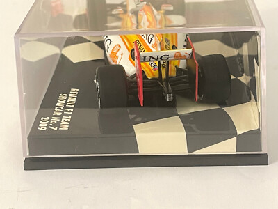 Minichamps 1:43 Renault F1 Team Showcar No. 7 2009 Nelson Piquet