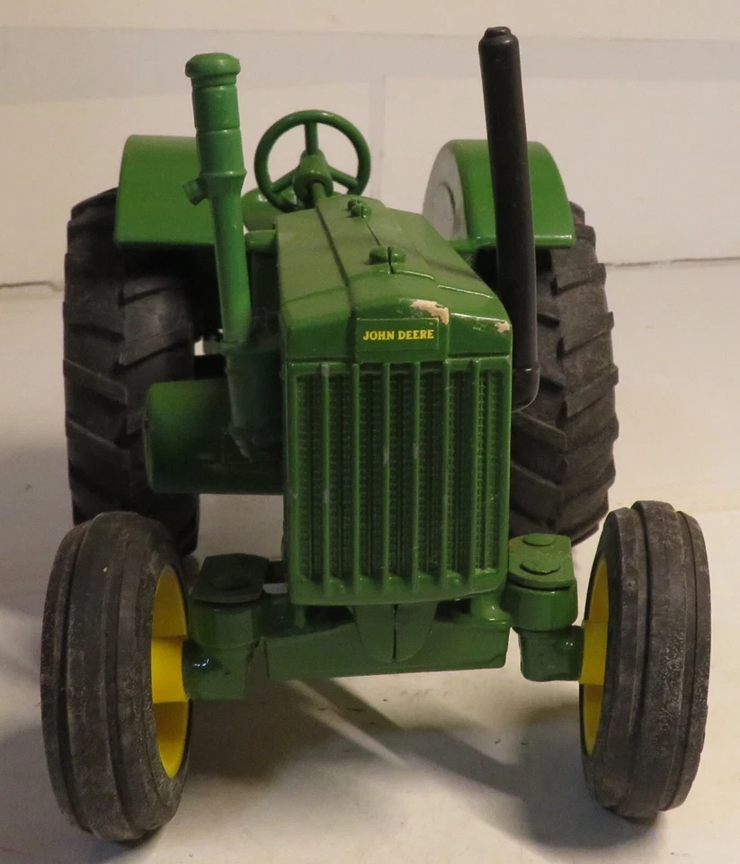 Tractor vintage ERTL JOHN DEERE 1953 modelo "D" escala 1/16 #5596 usado juguete verde Foto 3 de 4