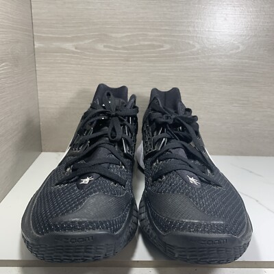 シューズ(男性用) kyrie low 2 What Pros Wear: Kyrie Irving's Nike Kyrie Low 2 Shoes - What