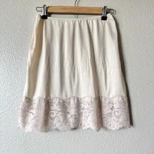 Vintage Kayser Slip Skirt Size Medium Beige Lace Trim Dainty Cottage Coquette