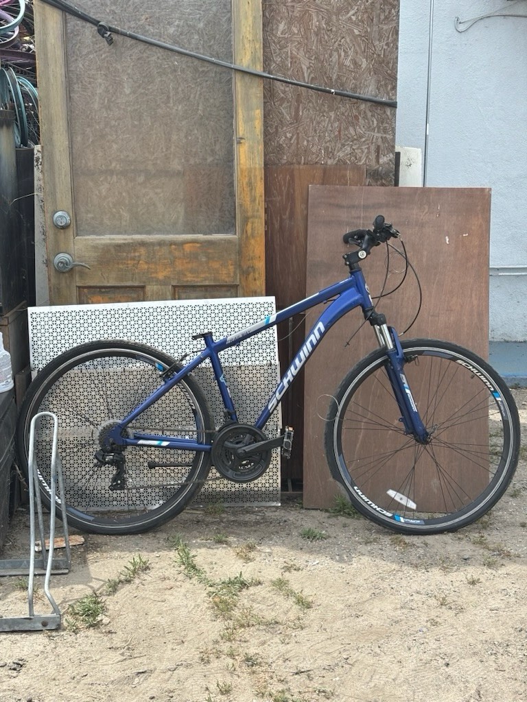 Blue Shwinn Trailway Made In China Aluminum Tubing 21 Speed 