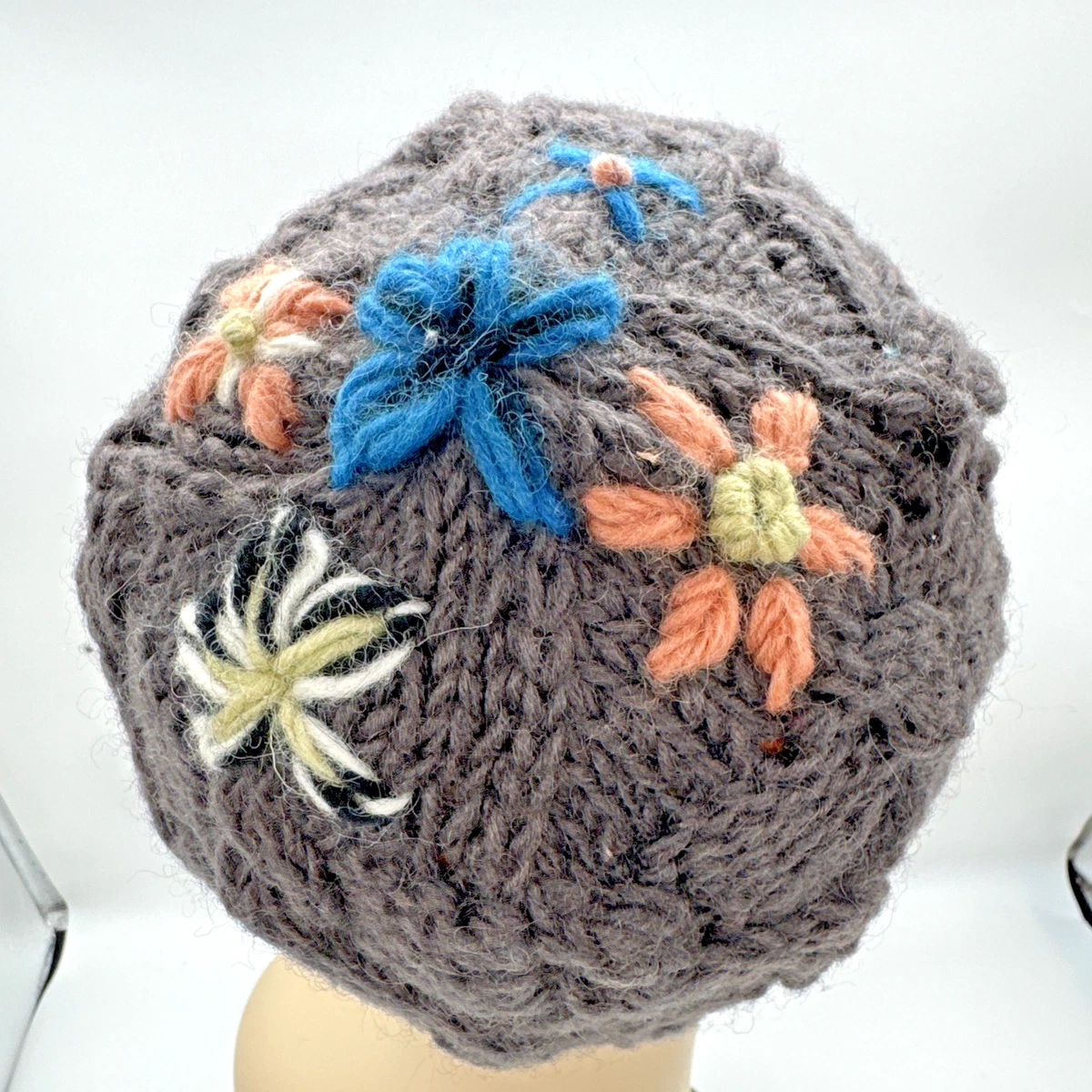 Nepal Hat In Women display picture 1