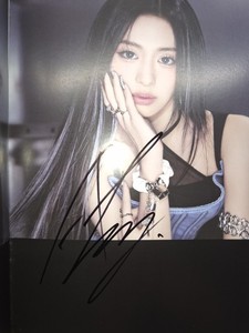 BRITTNEY＆RANA VVS MZMC K-POP 直筆サイン qerhuioewrjnk | eBay Stores