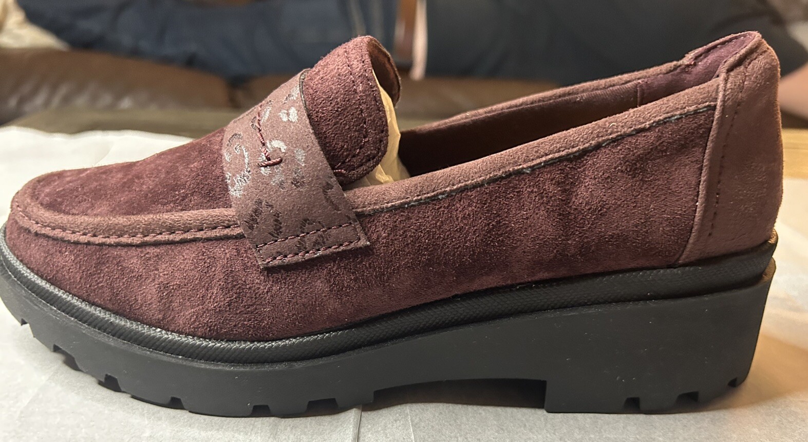 SAOLA Mocassino Clarks ~ Calla Ease ~ Borgogna vino scamosciato suola a strappo scarpa piatta ~ 6 W