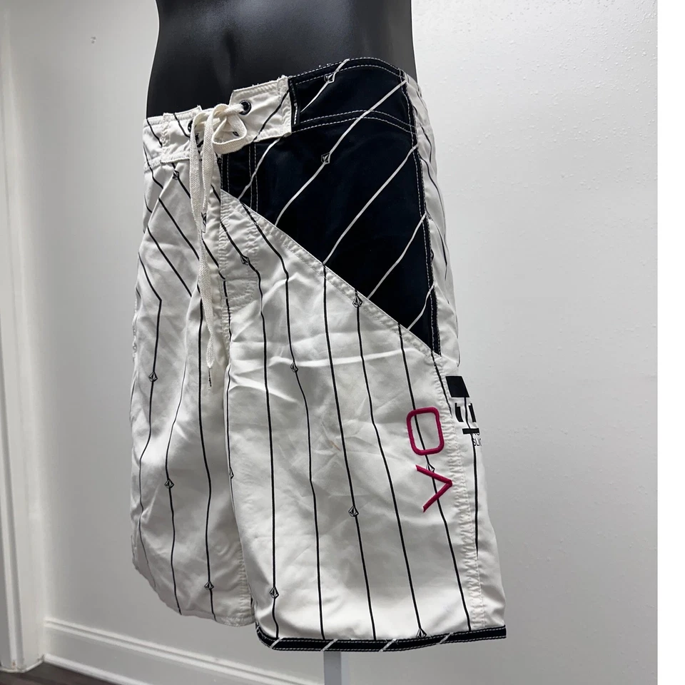 Volcom Board Shorts Swim Trunks Striped Black and White Youth Size 26 - Image 2 of 4