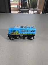 Maxim Enterprises Thomas Brio Magnetic Wooden Train Engine Construction Express