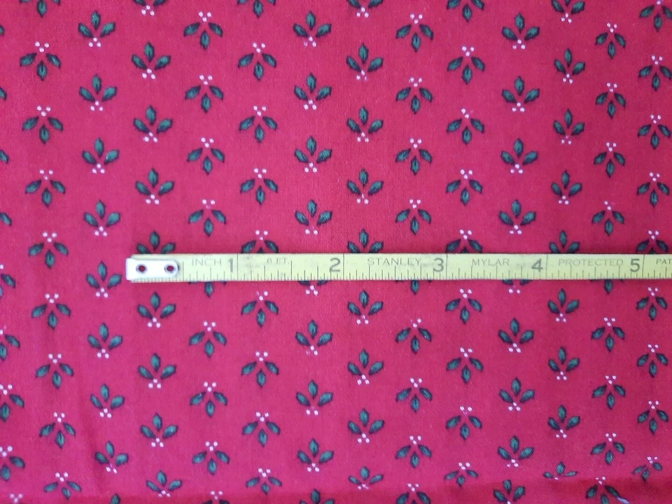 VTG Stiff Cotton Fabric 44" X 35" Holidays Christmas Red Green Quilting Sewing - Image 2 of 4
